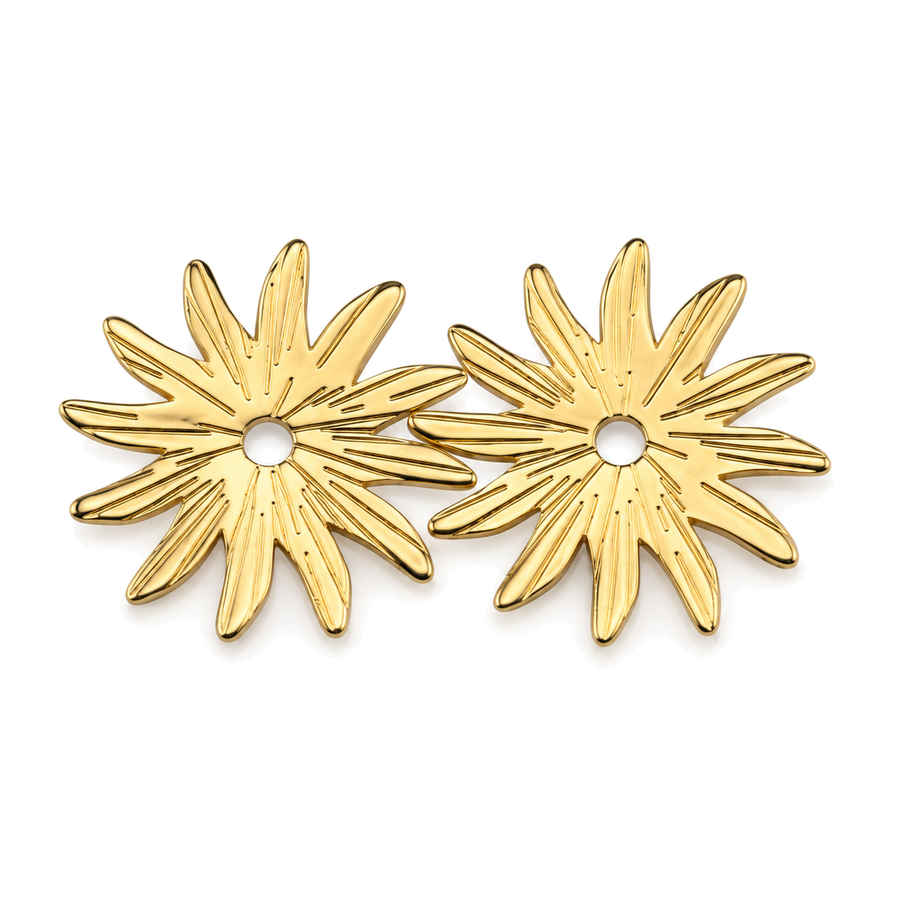 Pendientes Flor Calada con Pétalos en Relieve Dorado